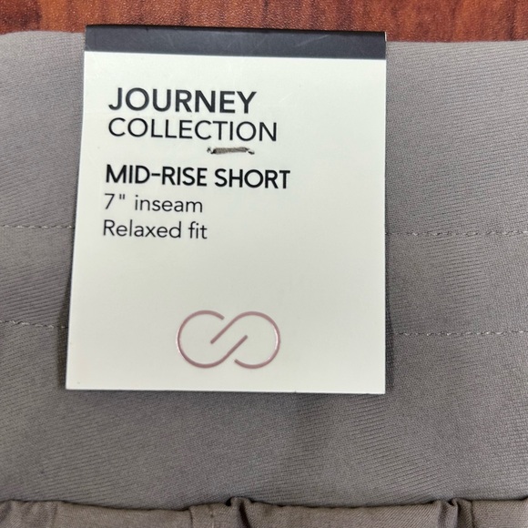 NEW CALIA by Carrie Underwood Women's 7” Mid Rise Bermuda Shorts Dark Grey - Picture 4 of 7